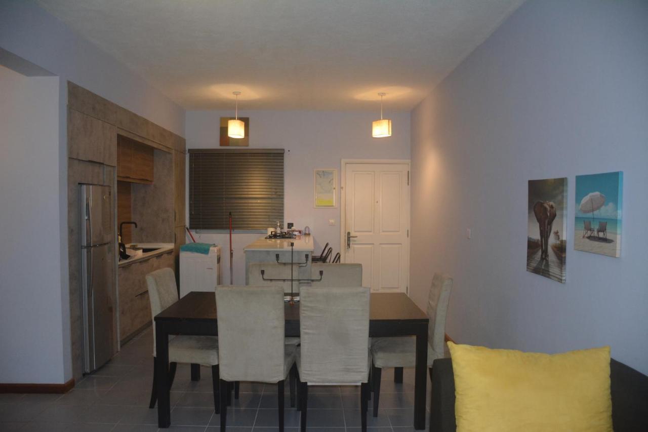 Ashiana Oceanside Apartment Flic-en-Flacq Extérieur photo